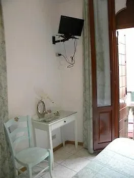 Hotel Adua Wenecja 2*,  Włochy