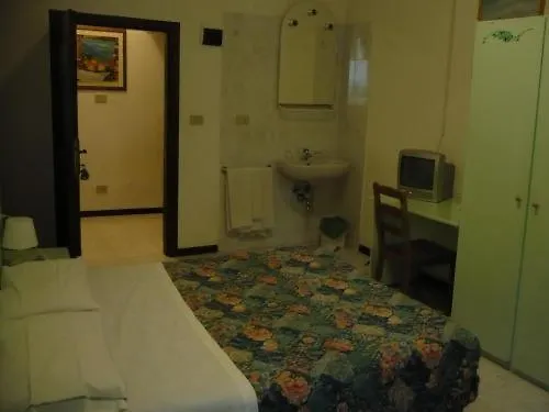 Hotel Adua Venice 2*,